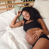 Sourire femme enceinte