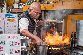 Izakaya-Toyo-Osaka-istock.jpg