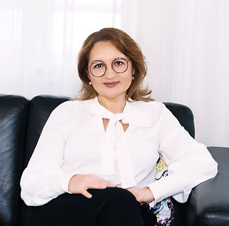 Ksenia Kogler (c) DrHauser030323-0124ed_edited_edited_edited.jpg