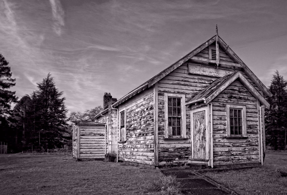 blue house B and W.jpg 18-27-33-947