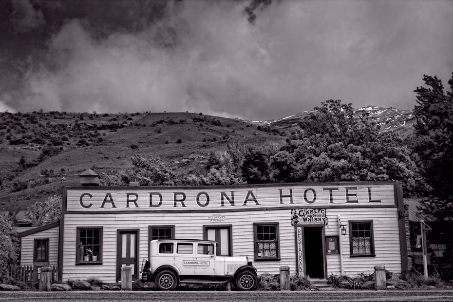 Cardrona Hotel B&W