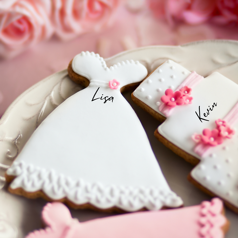 Delicious edible place card adorned with intricate icing, a sweet and creative touch for a memorable celebration.