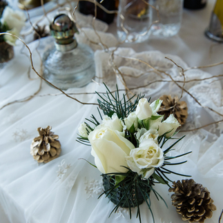 Winter wedding guest favors featuring elegant packaging with a wintery theme, suitable for the season's celebration.