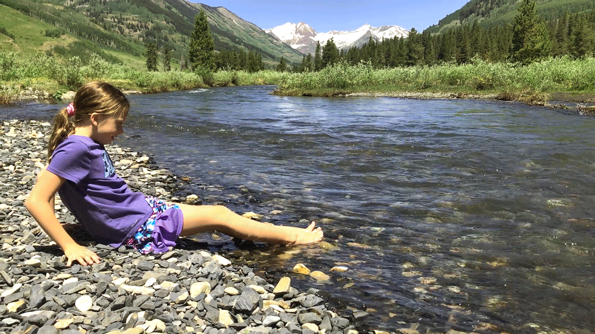 ZoeyRiver.gif