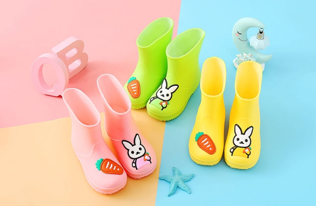 Bunny's carrot rain boots 🥕
