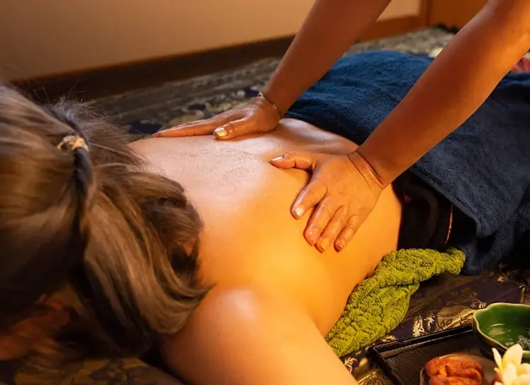 群馬県高崎市緑町 タイ古式マッサージ タイラーンナー Thai Lanna Thai Massage Gunma Takasaki Midoricho オイルマッサージ アロマオイル リンパ セラピスト タイマッサージ 足つぼマッサージ