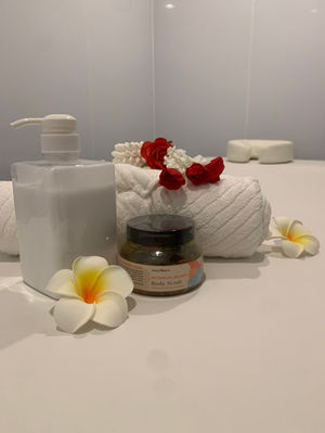 東京都台東区花川戸 浅草 タイ古式マッサージ ロータス 浅草駅前 Lotus Asakusa Ekimae Thai Massage Tokyo Asakusa Hanakawado Taito-ku オイルマッサージ アロマオイル リンパ セラピスト タイマッサージ スポーツマッサージ スウェディッシュ バリマッサージ