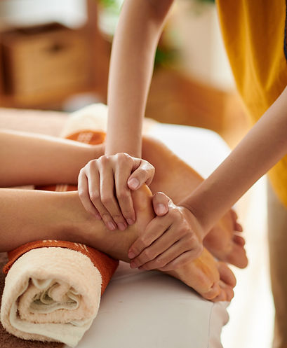 massaging-feet-female-client_edited.jpg