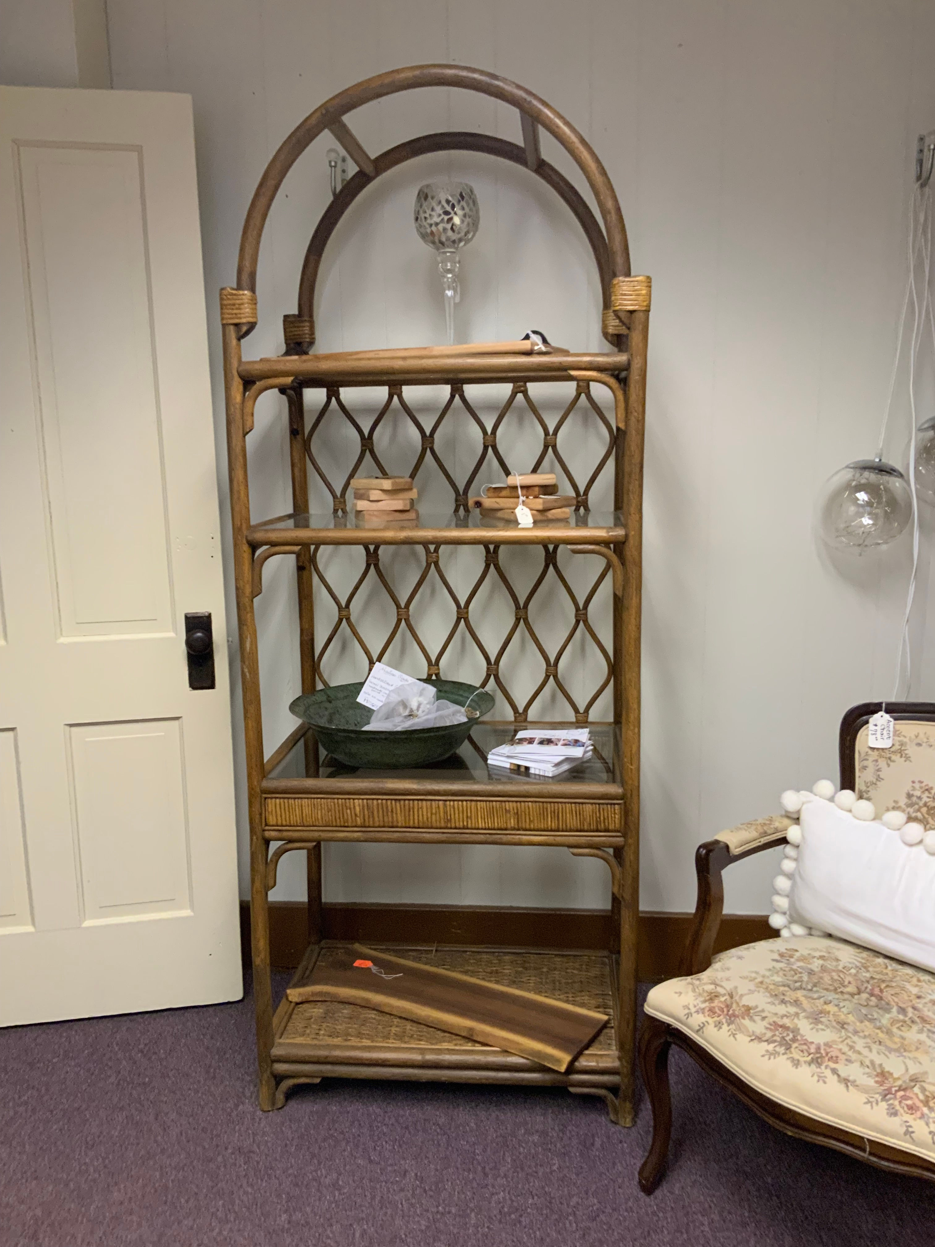 M245  Wicker Glass Display