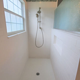 320 11 Master Shower.jpg