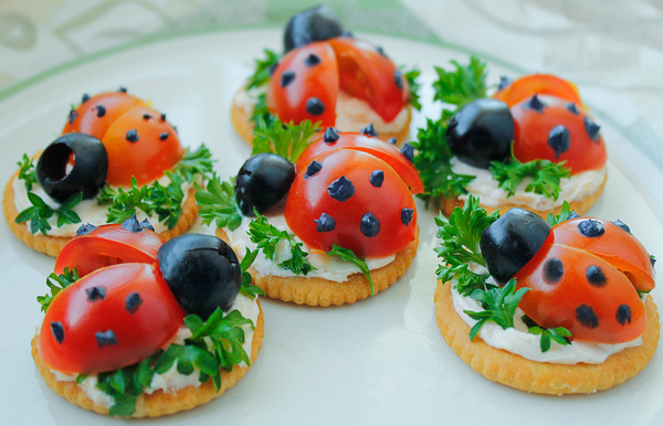 Spring Ladybug Crackers