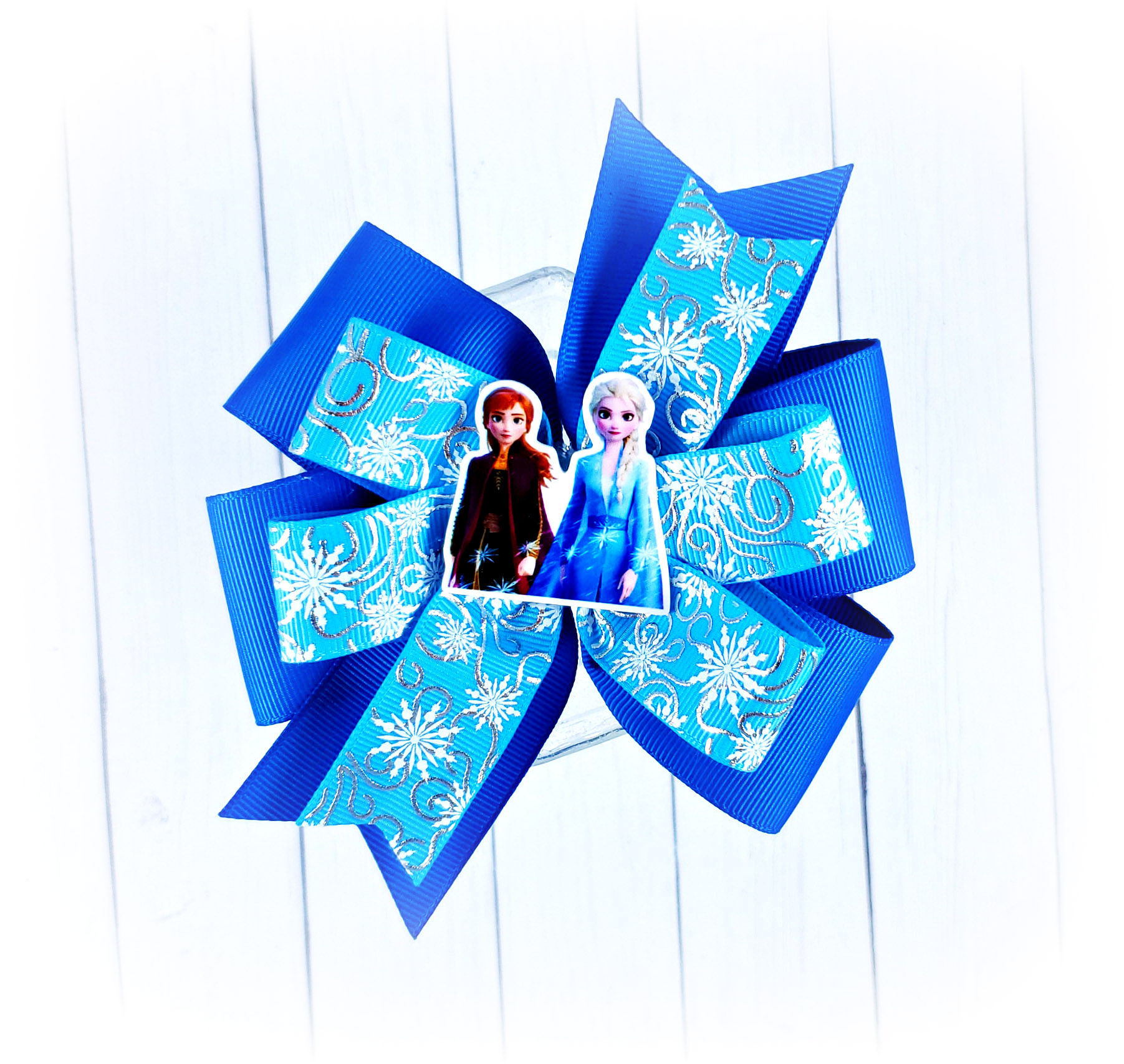 'FROZEN 2' layered pinwheel bow