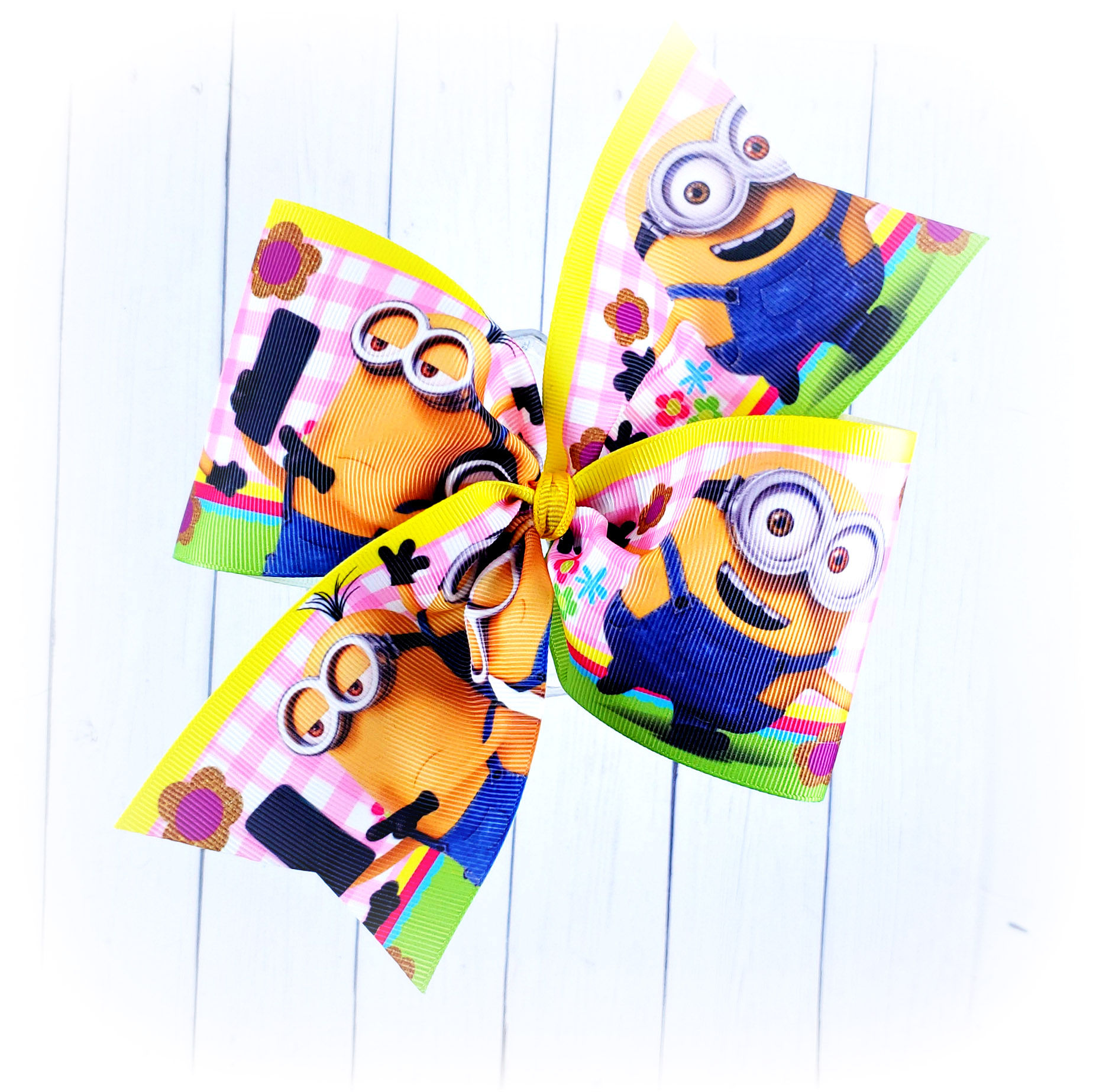 'Minions' jumbo pinwheel bow