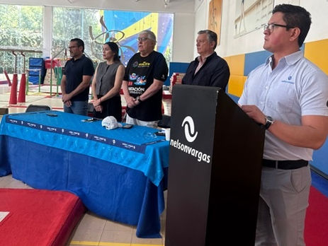 ABANDERAN A LA DELEGACION QUE ASISTIRA A LOS INTERNATIONAL CHILDREN´S GAMES.