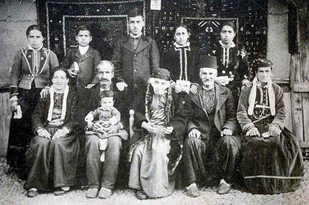 Bir Hayhorom Ailesi