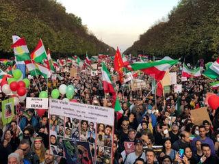 Yaşanan Protestolara İran Diasporası Ne Tepki Verdi?