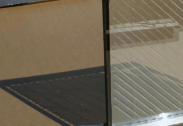 Démonstrateur miniature d'une vitrage de protection solaire