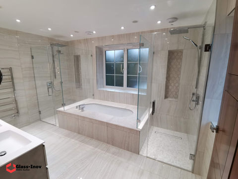 Kampinė dušo kabina 019