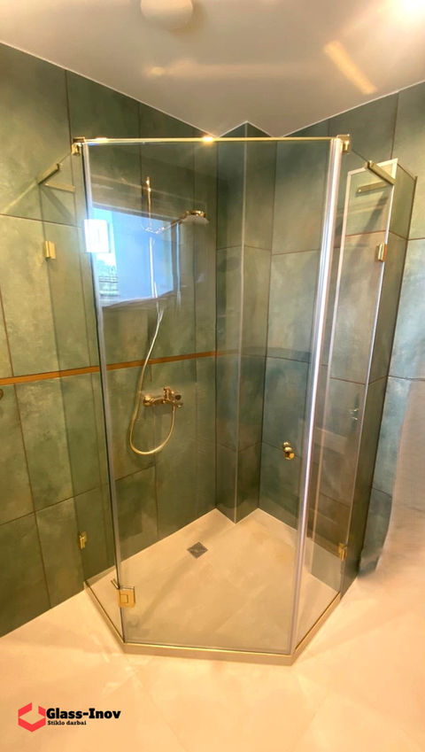 Penkiakampė dušo kabina 006