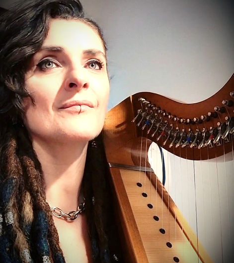VoceDAnimA - Elisa Malatesti - Cantante arpista Toscana