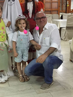 36868118_834780946716776_239004645723209