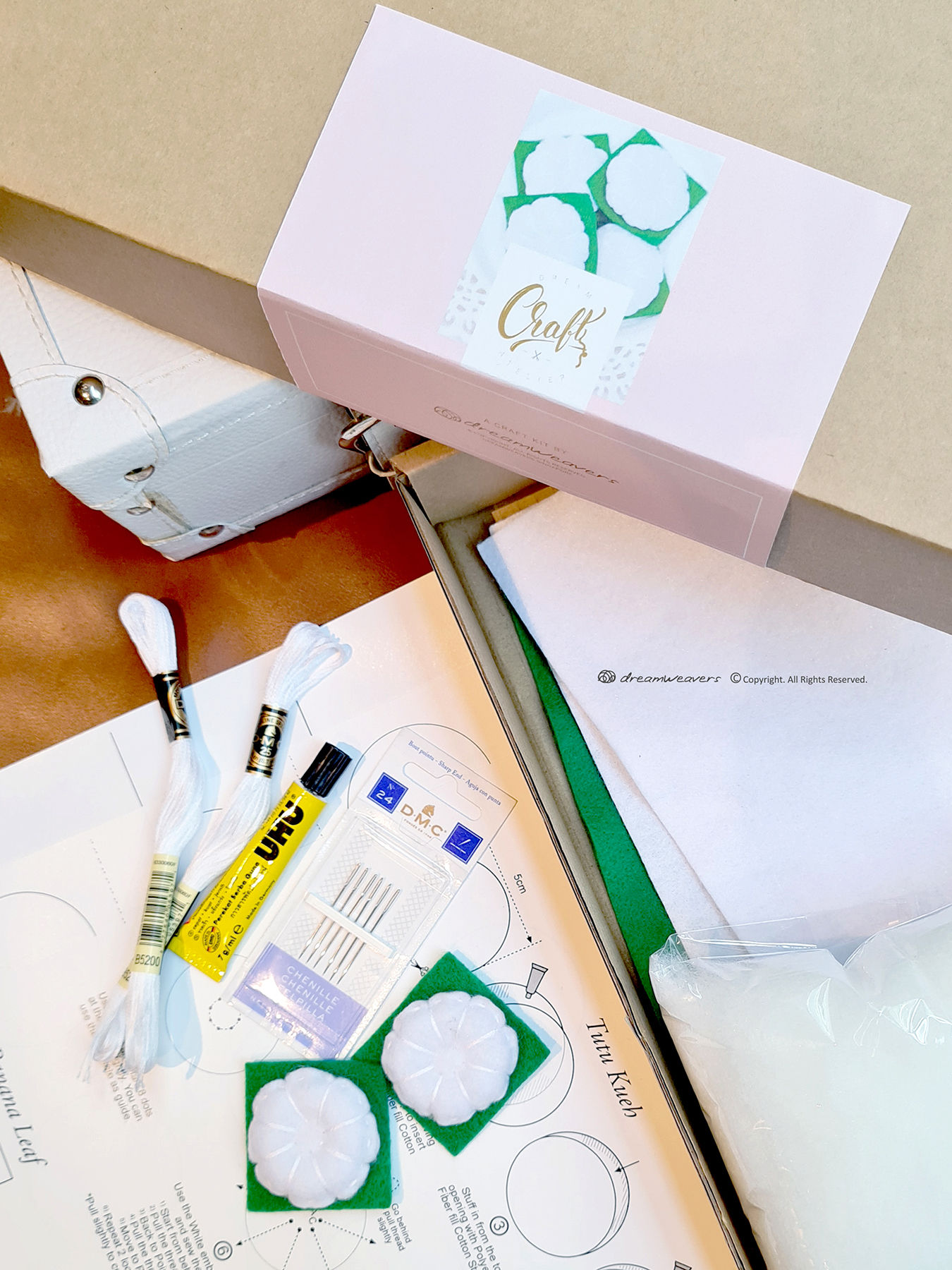 Tutu Kueh Felt Magnets Craft Kit