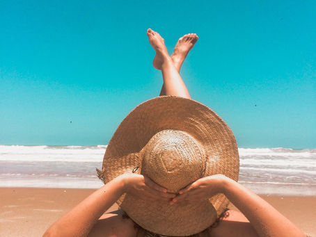 Préparer sa peau au soleil permet de limiter l’impact des rayons UV et des coups de soleil afin d’éviter le vieillissement prématuré de la peau et la dégradation des tissus.