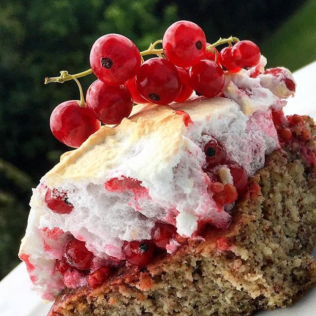 Johannisbeerkuchen mit Baiser