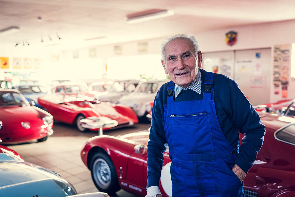 Leo Aumüller in seiner Abarth-Sammlung