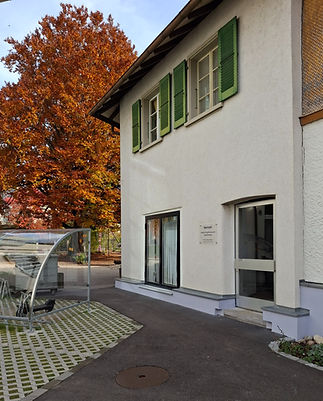 Bild Praxiseingang_edited.jpg