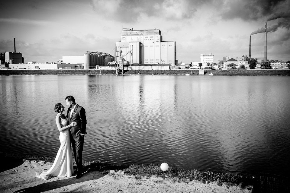 roger-rachel-photography-hochzeit-manufaktur-glueckliches-brautpaar-hochzeitsfotograf-pfalz-mannheim-heidelberg