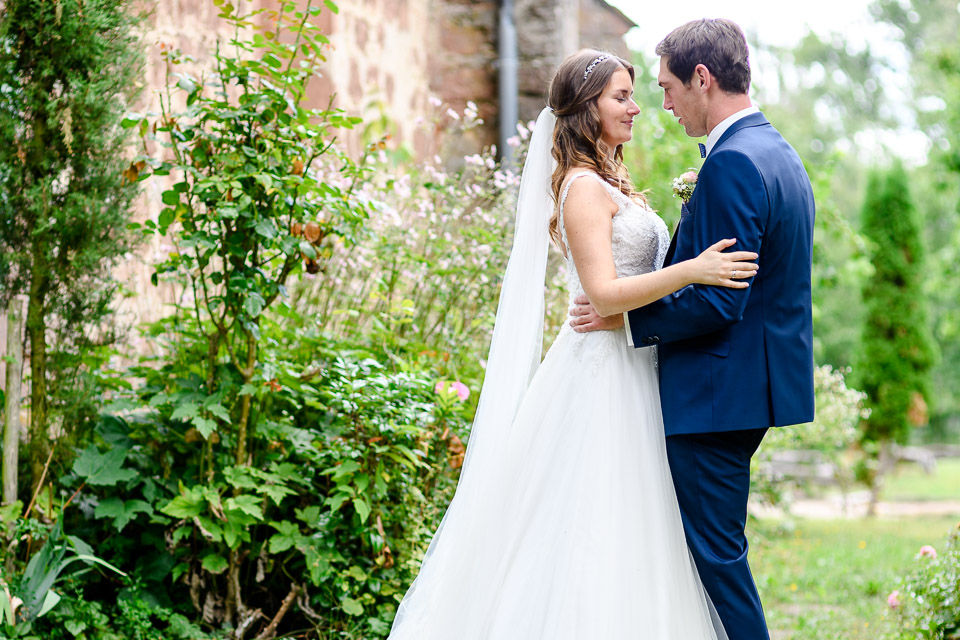 roger-rachel-photography-hochzeit-glueckliches-brautpaar-hochzeitsfotograf-pfalz-mannheim-heidelberg