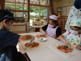 Tomato pizza