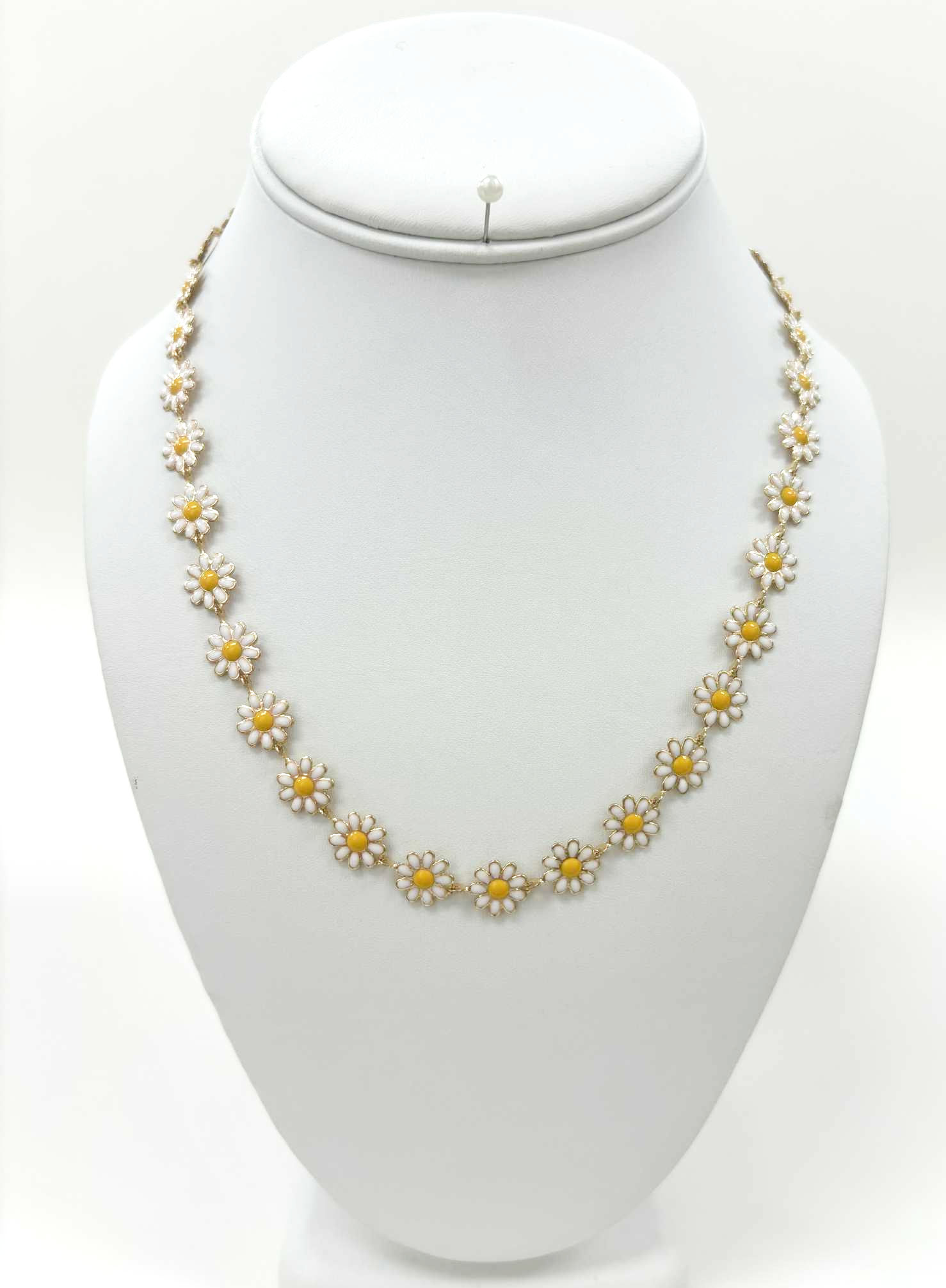 Chaîne avec fleurs blanches, acier inoxydable, or