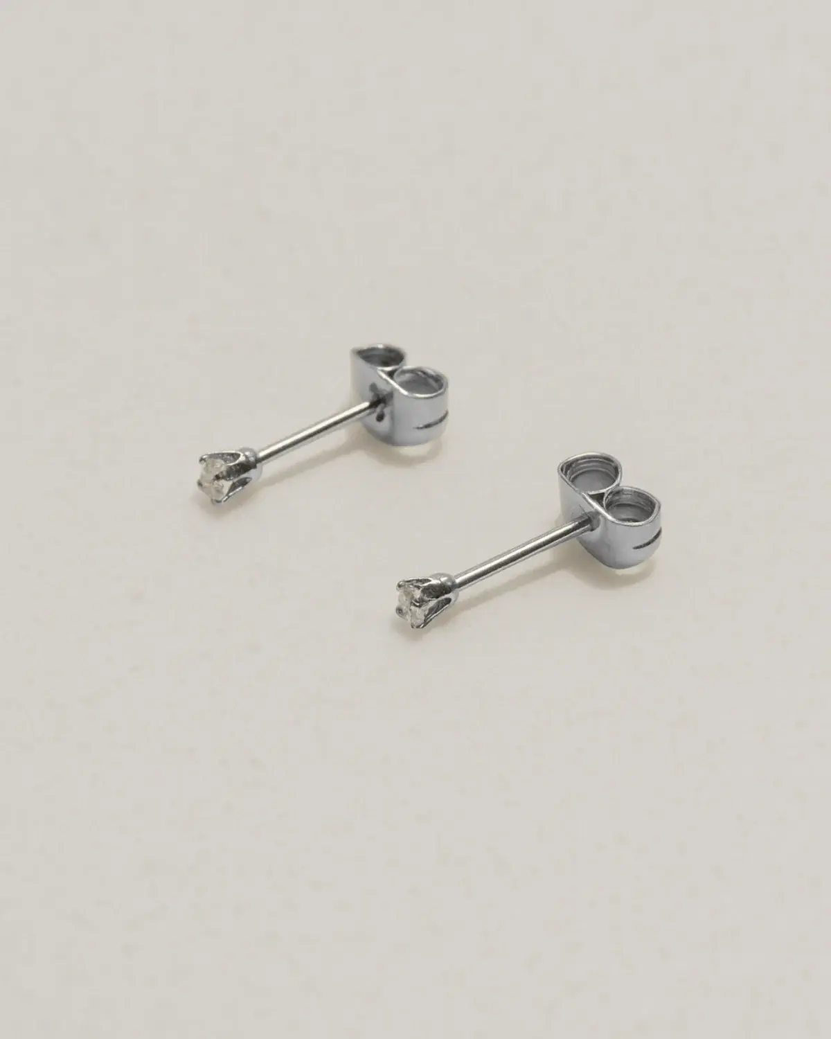 Boucles d'oreilles Les trouvailles de Jen, ''mini zircon 2mm'', argent