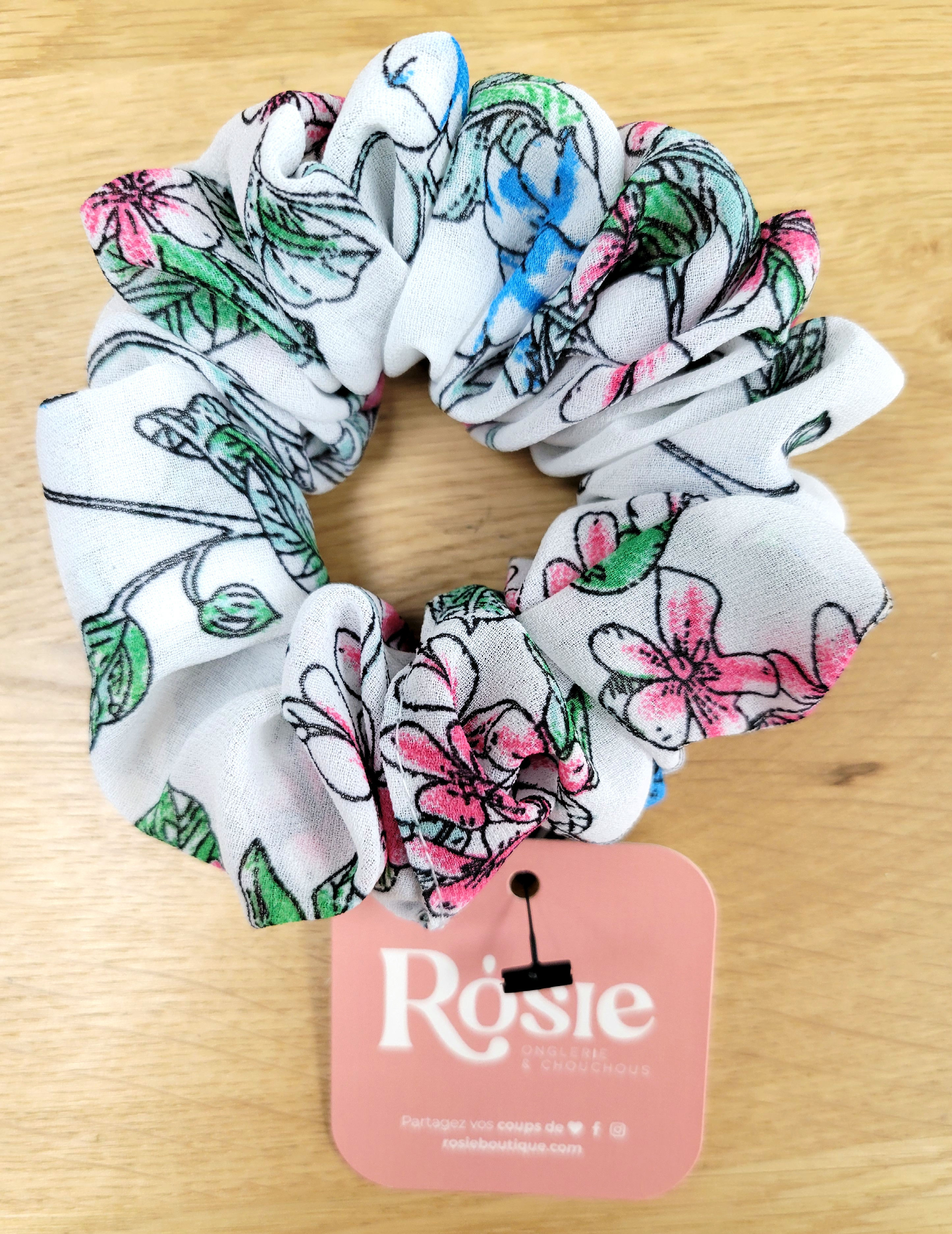 Élastique à cheveux Rosie, XL, blanc avec motifs de fleurs colorées