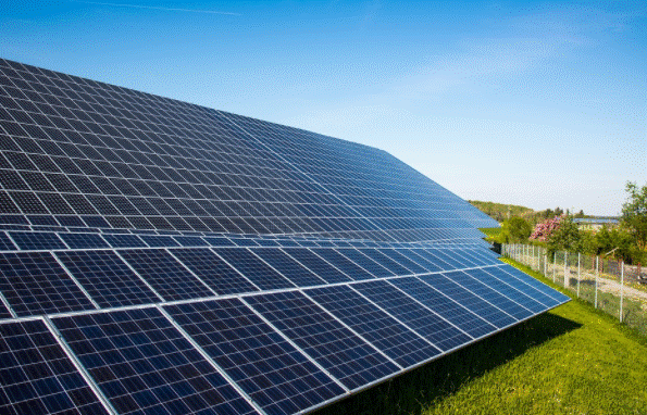 une centrale solaire