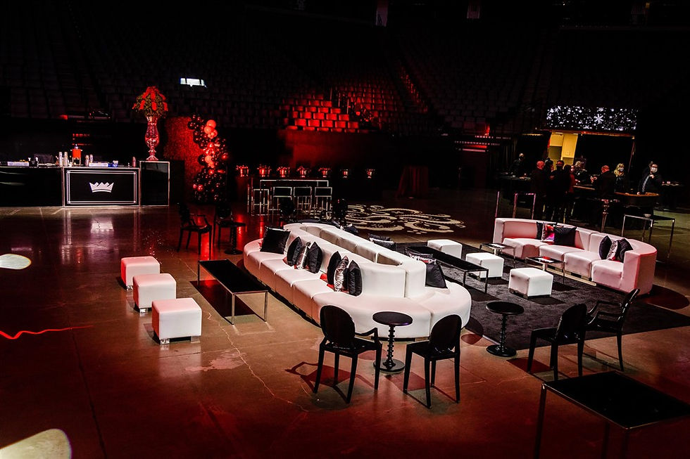 Thumbnail: The Inside Round Lounge