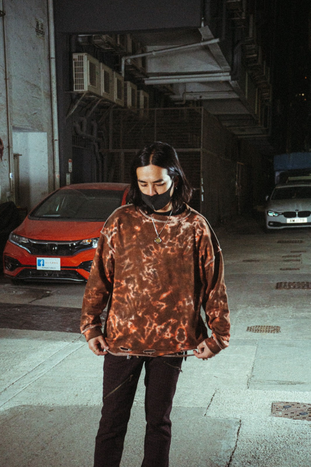 鐵鏽色 破洞圓領衛衣