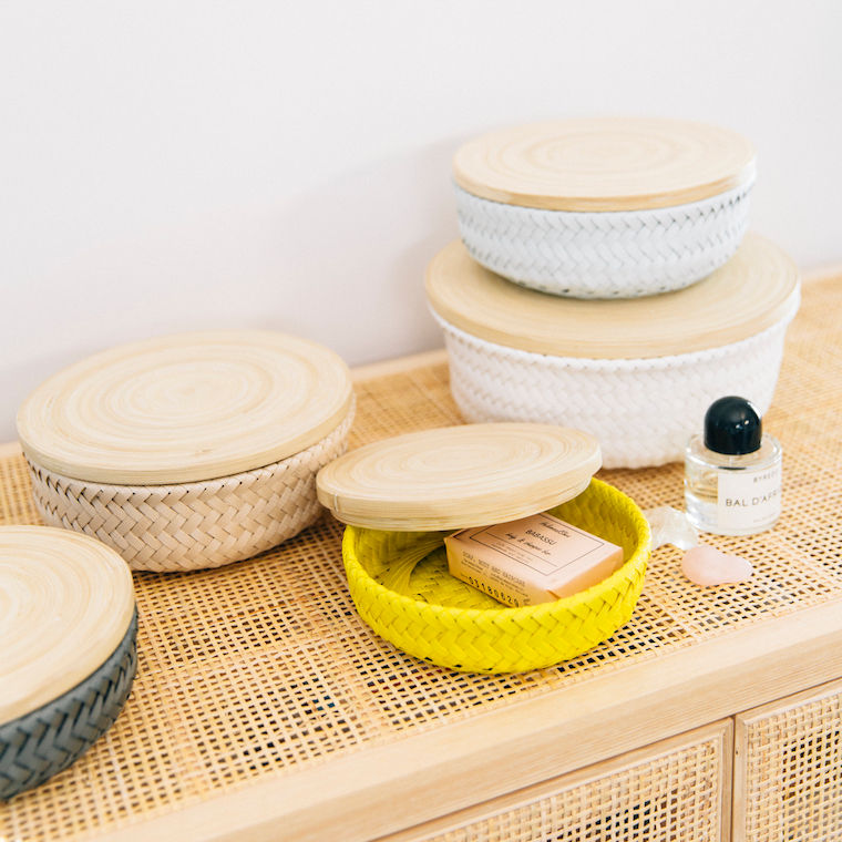 Praktische Körbe mit Deckel