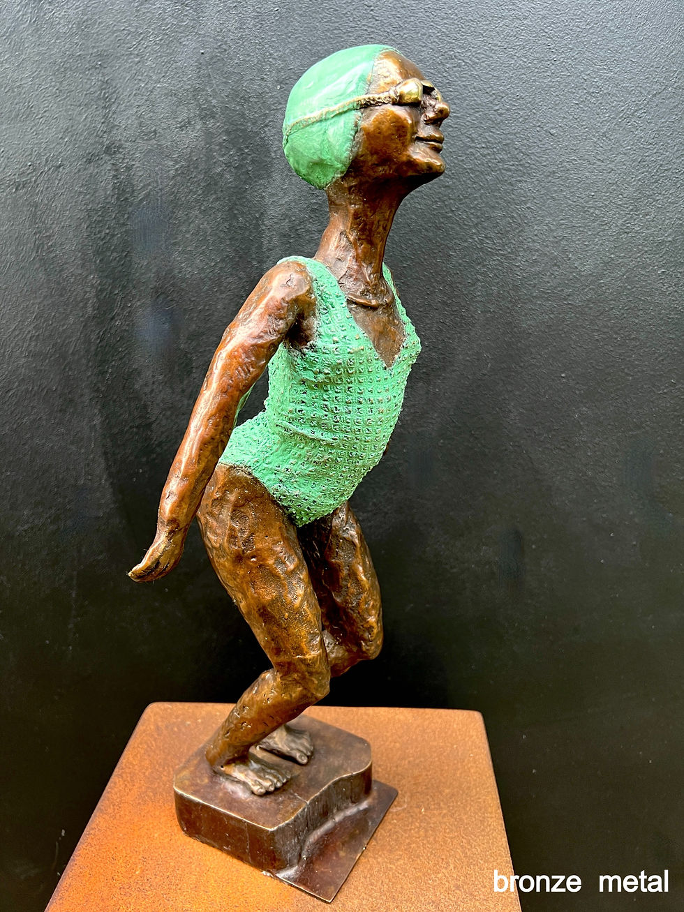Thumbnail: swimming girl sculpture