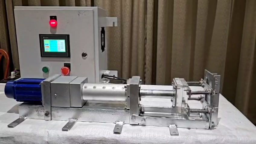 Thumbnail: Triboelectric Measurement Setup