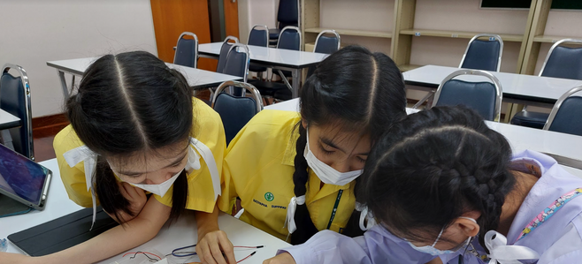 Screenshot 2565-11-23 at 21.28.04.png