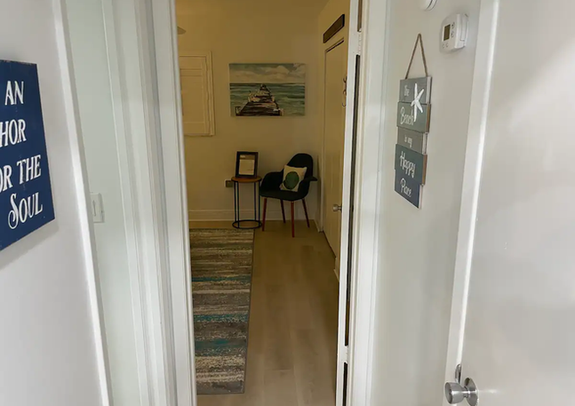 7d hallway to bed.jpeg