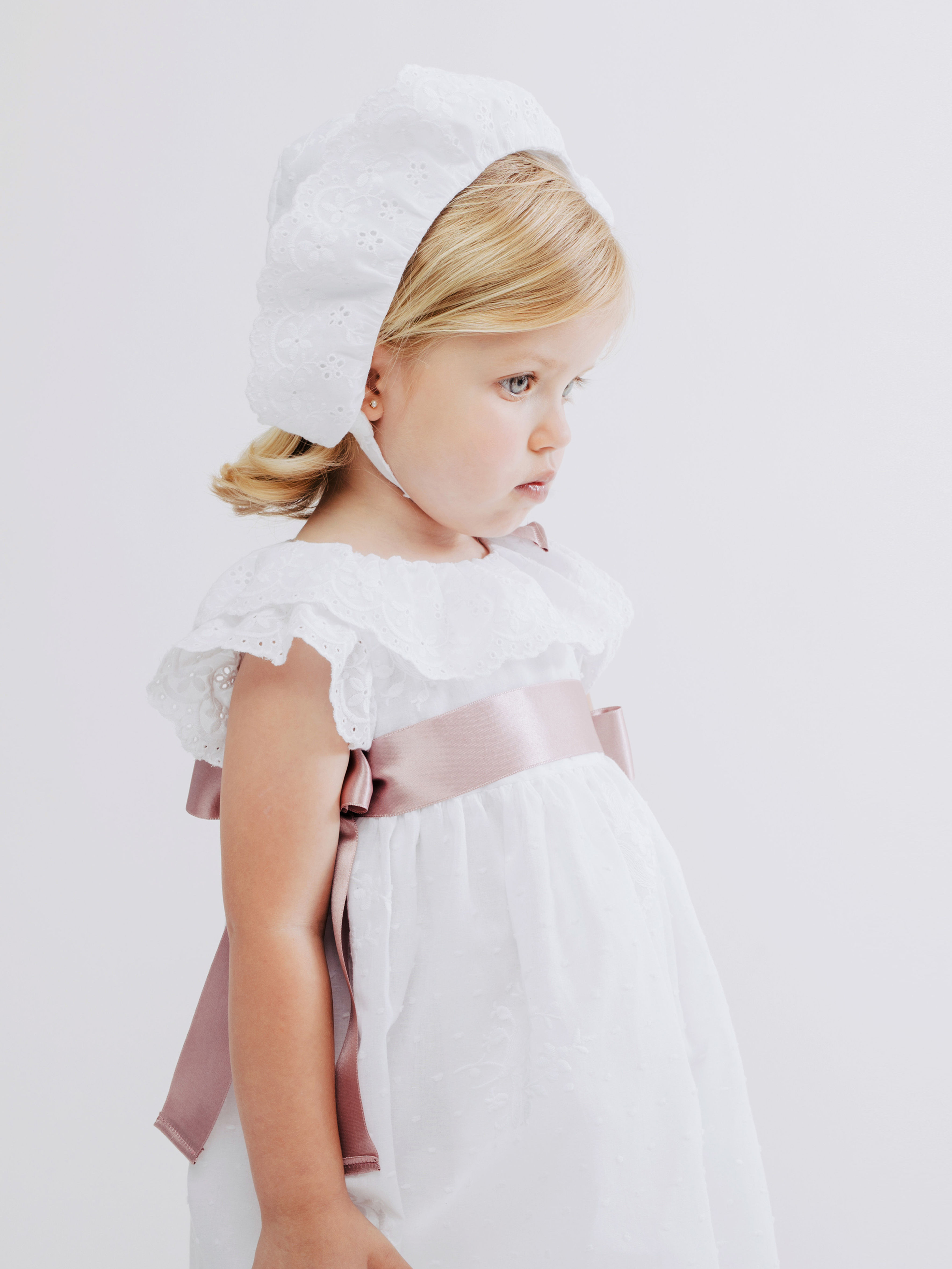 Vestido Ceremonia Bordado (con capota y cubrepañal)