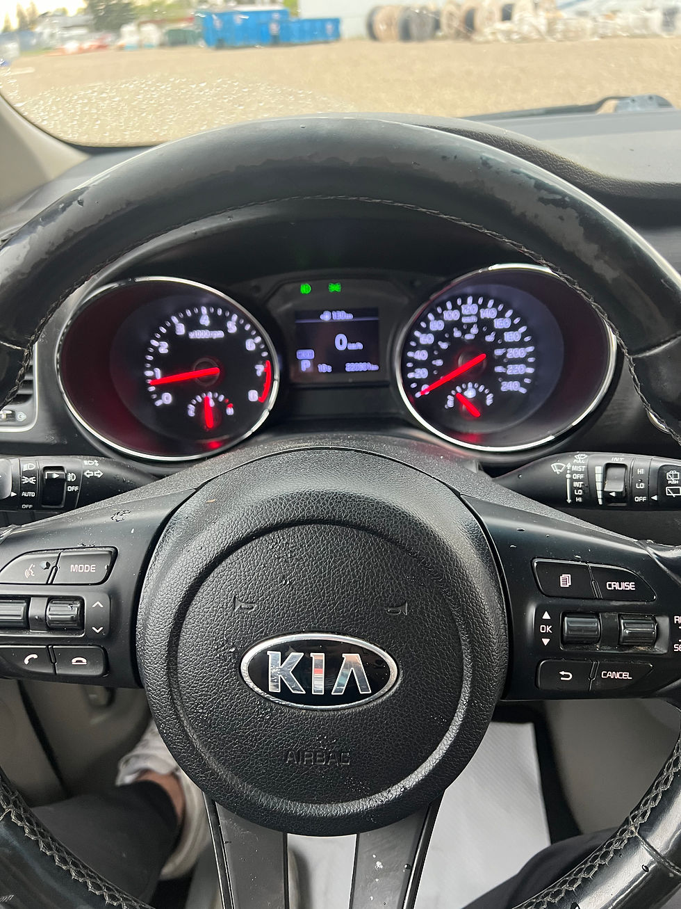Thumbnail: 2020 Kia Sedona minivan