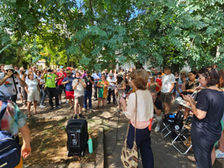 CENTENAS DE PESSOAS PROTESTAM CONTRA PROJETO QUE PREVÊ CONSTRUÇÃO DE PRÉDIO COM MAIS DE 60 METROS NA RUA MAIS BONITA DO MUNDO, EM PORTO ALEGRE