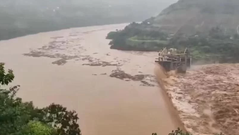 Sobe para 24 o número de mortes devido às chuvas no RS e rompimento de barragem na Serra eleva ainda mais o nível dos rios