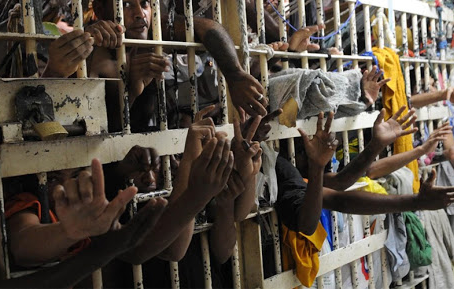 Remédio virou veneno: prisões fortalecem o crime organizado, avalia pesquisador Bruno Paes Manso