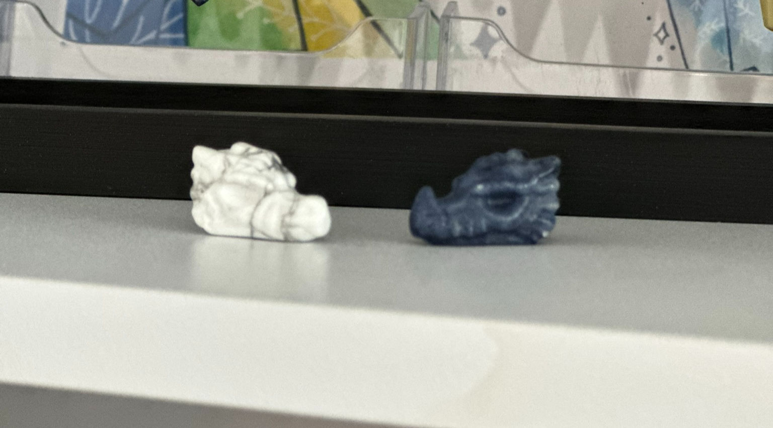 Mini Dragon Head - Howlite or Sodalite